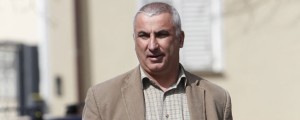 V skrivnostni eksploziji ranjen župan