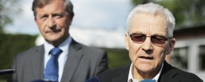 Cerar v ogenj pošilja novega