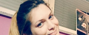 Manci Špik bivša soseda avto obmetavala z jajci