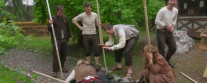 Drama: rokovnjači vdrli na posestvo, vajenci morali v boj!
