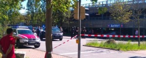 Policisti brez milosti: napadalec v kinu mrtev