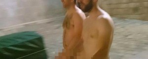 Gola sta se sprehodila skozi mesto