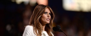 VIDEO: Melania Trump ujeta pri prepisovanju od Michelle Obama