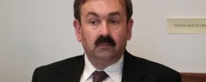 Janševi ostali brez člana