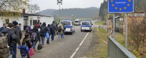 Zapreti begunske centre, deportirati tudi na krizna območja