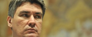 Milanović vrgel puško v koruzo