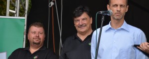 Aleksander Čeferin na oder v družbi očeta