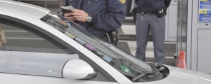 Kolone tako dolge, da so prenehali s preverjanjem vseh potnikov