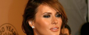 Melania že ukazuje po Beli hiši