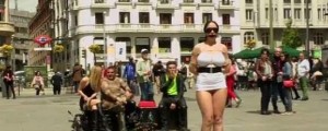 Pornografski film snemali kar v središču mesta
