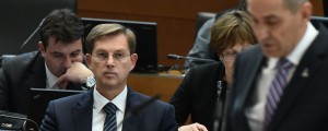 DZ je zavrnil predlagani sklep SDS