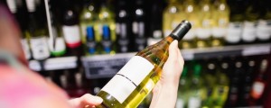 Top flop tedna: Nakradel novoletno zalogo alkohola