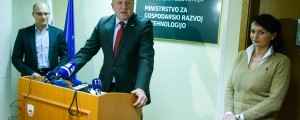 Počivalšek: "Naredili bomo vse, da stečaja Cimosa ne bo"