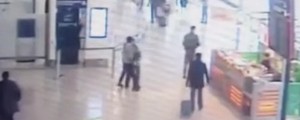 VIDEO: Tako je islamski skrajnež na letališču ugrabil vojakinjo