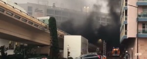 VIDEO: Kaos na ulicah: spodletel rop, streljanje, požar in pobeg