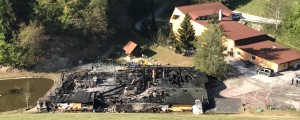 FOTO in VIDEO: Znamenita Ribičija zgorela do tal