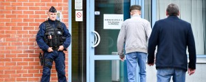 Pod težo terorističnih groženj volijo predsednika