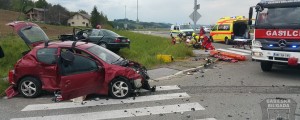 FOTO: V hudi prometni nesreči življenje izgubila ena oseba