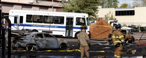 VIDEO in FOTO: Neverjetno, letalo strmoglavilo naravnost na parkirišče