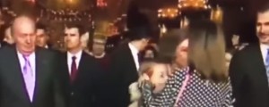VIDEO: Objavljen nov sramotni video kraljeve družine