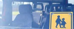 Na prenatrpanem avtobusu prevažal šolarje