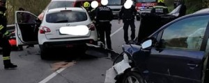 FOTO: Močno je počilo: po čelnem trčenju dva v bolnišnici