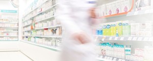 V zbornici zaskrbljeni: Farmacevti še vedno brez zaščitne opreme, posledice se že kažejo