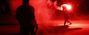 Dodatne kazenske ovadbe po nasilnih protestih v Ljubljani: med ovadenimi tudi Mariborčan, ki je policista brcnil v prsni koš, in "vodja"