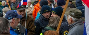 FOTO: Na protestu upokojencev zaradi "prerivanja" posredovala policija