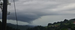 Prva pošiljka prinesla nalive in ponekod tudi točo