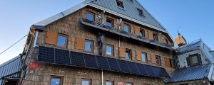 Foto: Prenovljena najvišje ležeča sončna elektrarna v Sloveniji