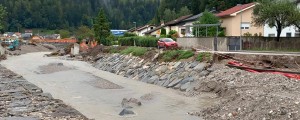 Nevzdržne razmere na cesti pod Nužijevim plazom