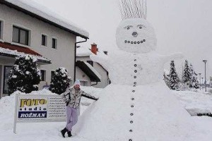 FOTO: V Brežicah najvišji snežak