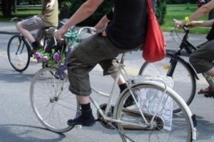Dve nesreči z udeležbo kolesarjev