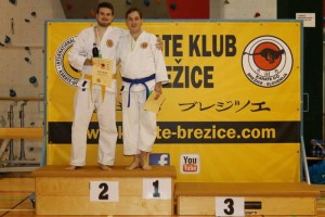 Karate klub Brežice uspešno organiziral klubsko tekmovanje v katah
