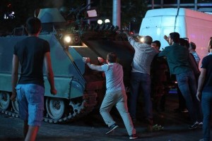 Število žrtev v Turčiji narašča iz ure v uro