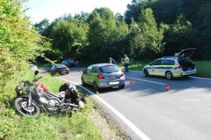 FOTO: V nesreči pri Dolžu poškodovan 56-letni motorist