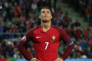 Cristiano Ronaldo tvita za dober denar