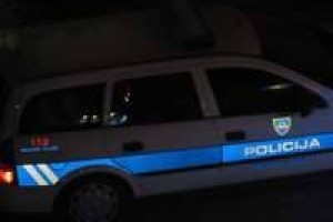 Policisti pridržali 3 kršitelje