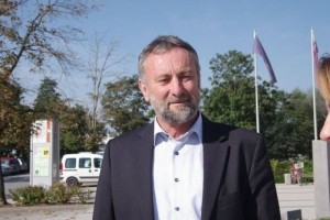 AVDIO: Krka ob enih - Šentjernejski župan Luzar odstopil