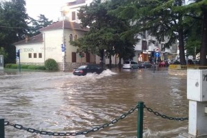 VIDEO: Neurje v Istri in Dalmaciji poplavilo hiše in ceste