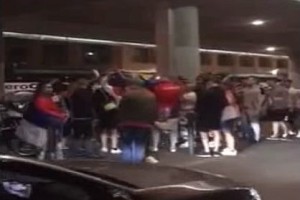 KRVAVE SCENE v Zürichu: Po zmagi Švice so se STEPLI Srbi in Albanci (video)