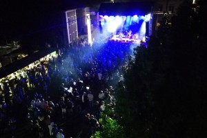 FOTO: 1200 obiskovalcev pozdravilo začetek festivala