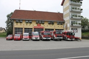 Včeraj v Ribnici in Grosuplju zagorelo, v Črnomlju onemogla oseba padla v stanovanju