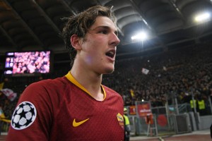 Nova velika ZVEZDA italijanskega nogometa zabrusila svoji NORO SEKSI mami! '40 let imaš, kaj vendar delaš!?' (FOTO)