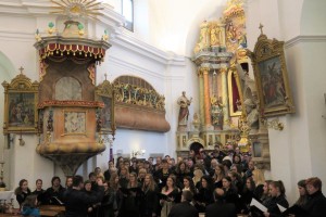 FOTO: Revija cerkvenih zborov v Dobrniču