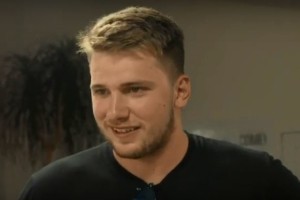 Ste ga VIDELI TUDI VI? Luka DONČIĆ je bil med GLEDALCI in spodbujal SLOVENCA: 'Vedno podpiram ...' (video)