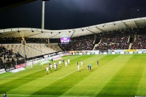 NORA KOREOGRAFIJA! Viole so TAKOLE začele današnji VEČNI DERBI v Ljudskem vrtu! (video)