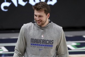 Dončić s 30 TOČKAMI V 1. POLČASU, potem pa TOLE! Prehitel Jordana, toda ... KAKŠNA ŠKODA!
