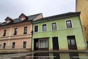 Krka ob enih – Prvi brivsko-frizerski salon v Sevnici bo kulturni spomenik